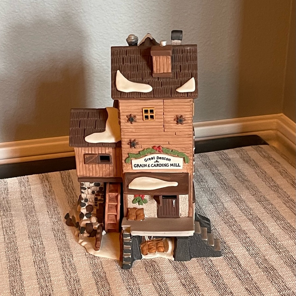 RETIRED - Department 56 - Christmas - Dickens Village - Great Denton Mill - 1993